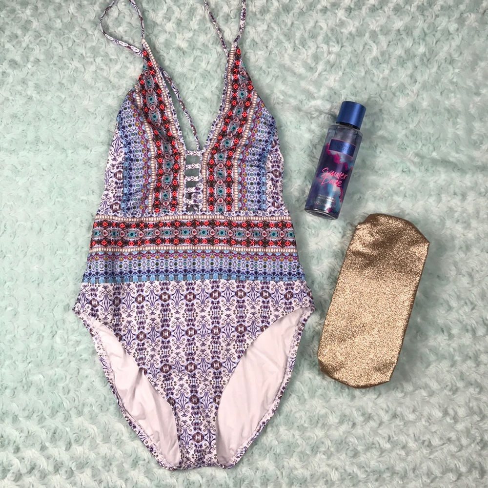 NWT La Blanca Sorrento Plunge Halter Swimsuit